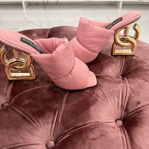 pink dolce & Gabbana heels